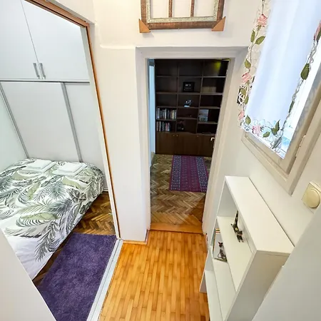 Cozy Old Town Apartment