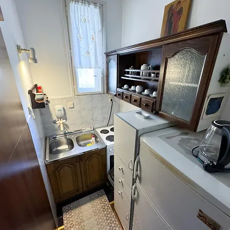 Cozy Old Town Apartment *